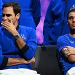 Roger Federer y Rafa Nadal lloran en la despedida del suizo del tenis profesional.- Andy Rain / EFE / EPA