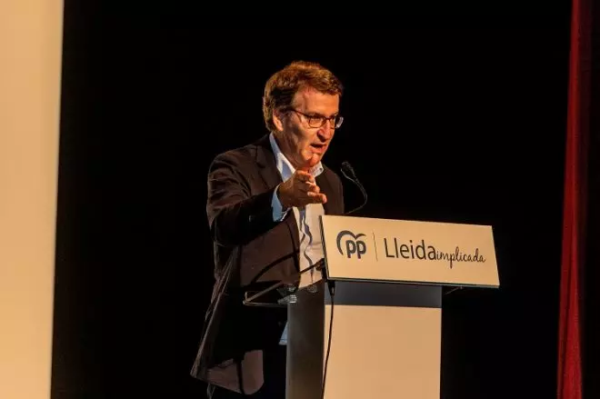 El presidente del Partido Popular, Alberto Núñez Feijóo, interviene en el 13 Congreso del PP, en el Teatre de l'Escorxador, a 23 de octubre de 2022, en Lleida, Cataluña.- Marc Trilla / Europa Press
