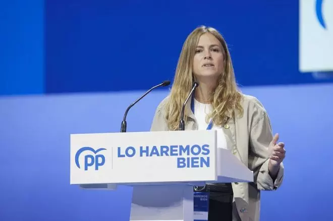 La presidenta de las NNGG del PP, Beatriz Fanjul, interviene en el XX Congreso extraordinario del PP, a 1 de abril de 2022, en Sevilla.- Joaquin Corchero / Europa Press