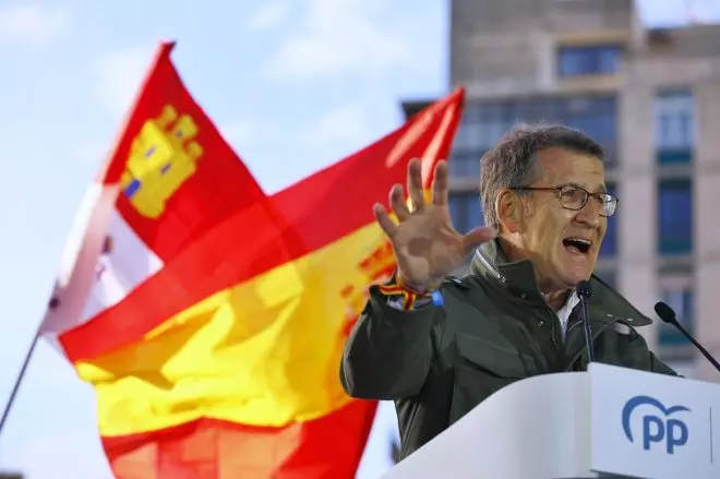 El presidente del PP, Alberto Núñez Feijóo, interviene durante el primer mitin de campaña del Partido Popular de Castilla y León, en Valladolid.- Joaquín Rivas / Europa Press