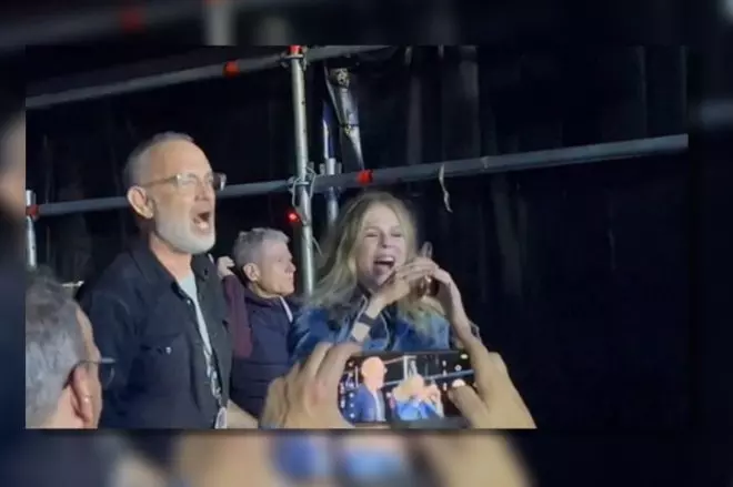 Tom Hanks y Rita Wilson durante el concierto de Bruce Springsteen en Barcelona. PÚBLICO