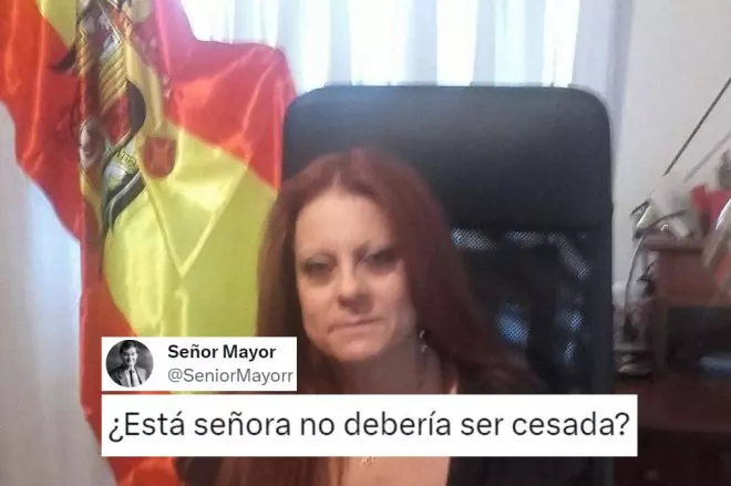Esmeralda Pastor Estrada posa junto a la bandera franquista. / Facebook