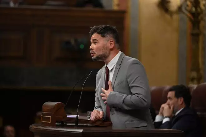 El diputado de Esquerra Republicana de Catalunya Gabriel Rufián interviene este martes, en el pleno del Congreso, en Madrid. EFE/ Fernando Villar