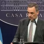 Manuel Adorrni, en la rueda de prensa desde la Casa Rosada, sede del Gobierno argentino.