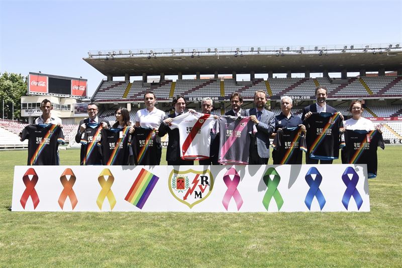 El Rayo vestirá con franja contra la homofobia Público