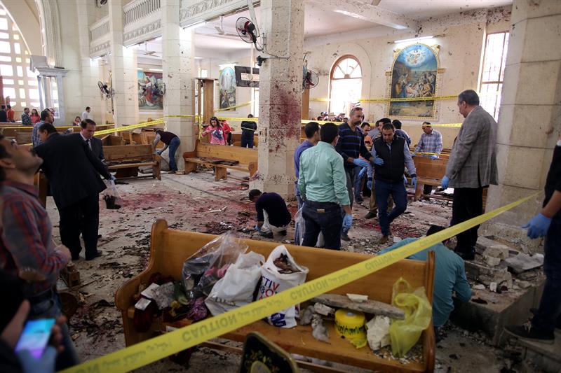 Domingo de Ramos: El Estado Islámico ataca dos iglesias coptas en el norte  de Egipto y deja 43 muertos | Público