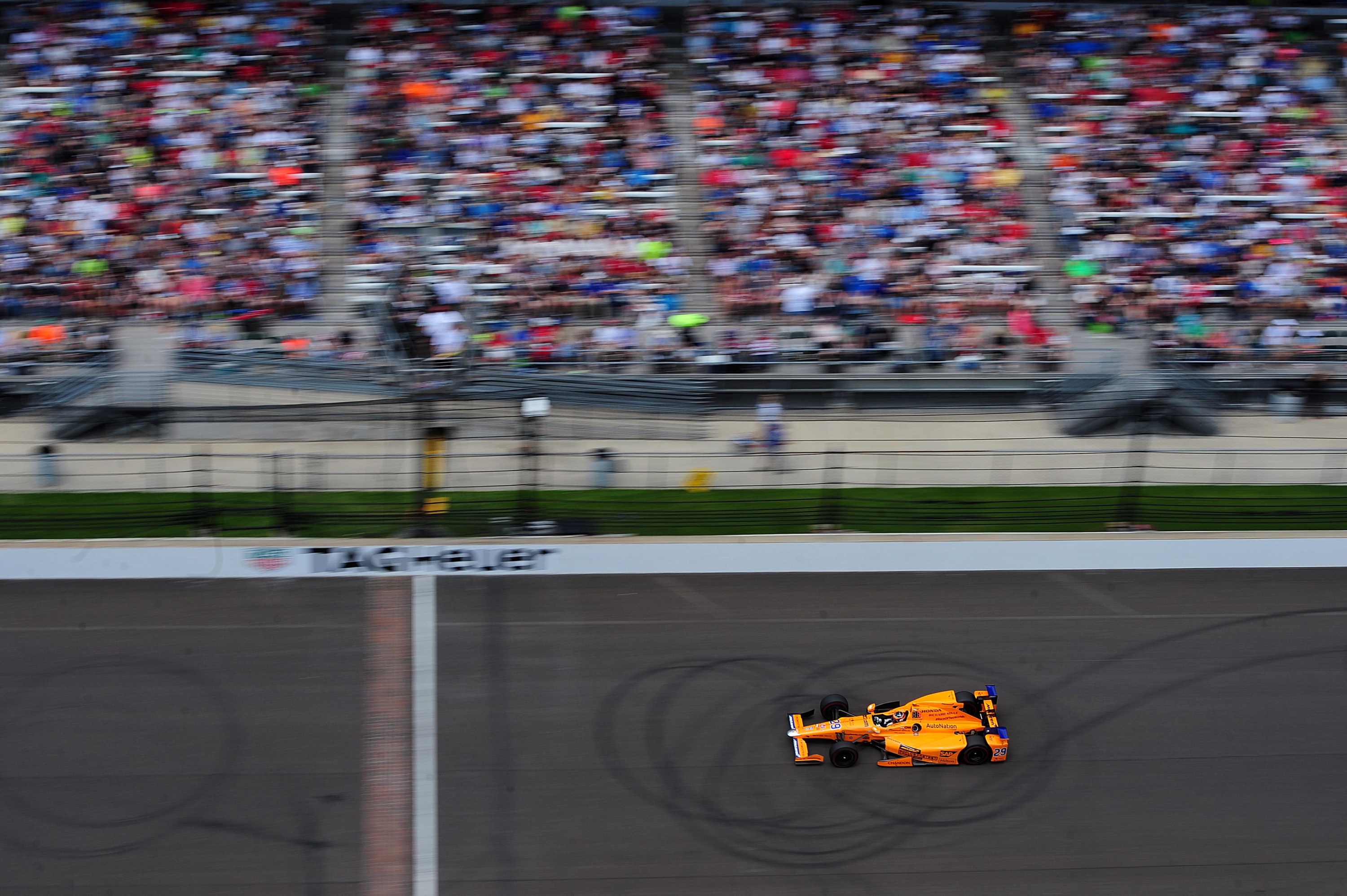 Indy 500: Fernando Alonso también rompe motor en las 500 millas de  Indianápolis | Público
