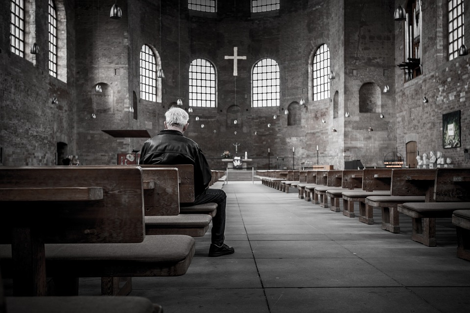 Crisis en la Iglesia: misas vacías,  parroquias sin cura y   frailes y monjas dejan de cotizar | Público