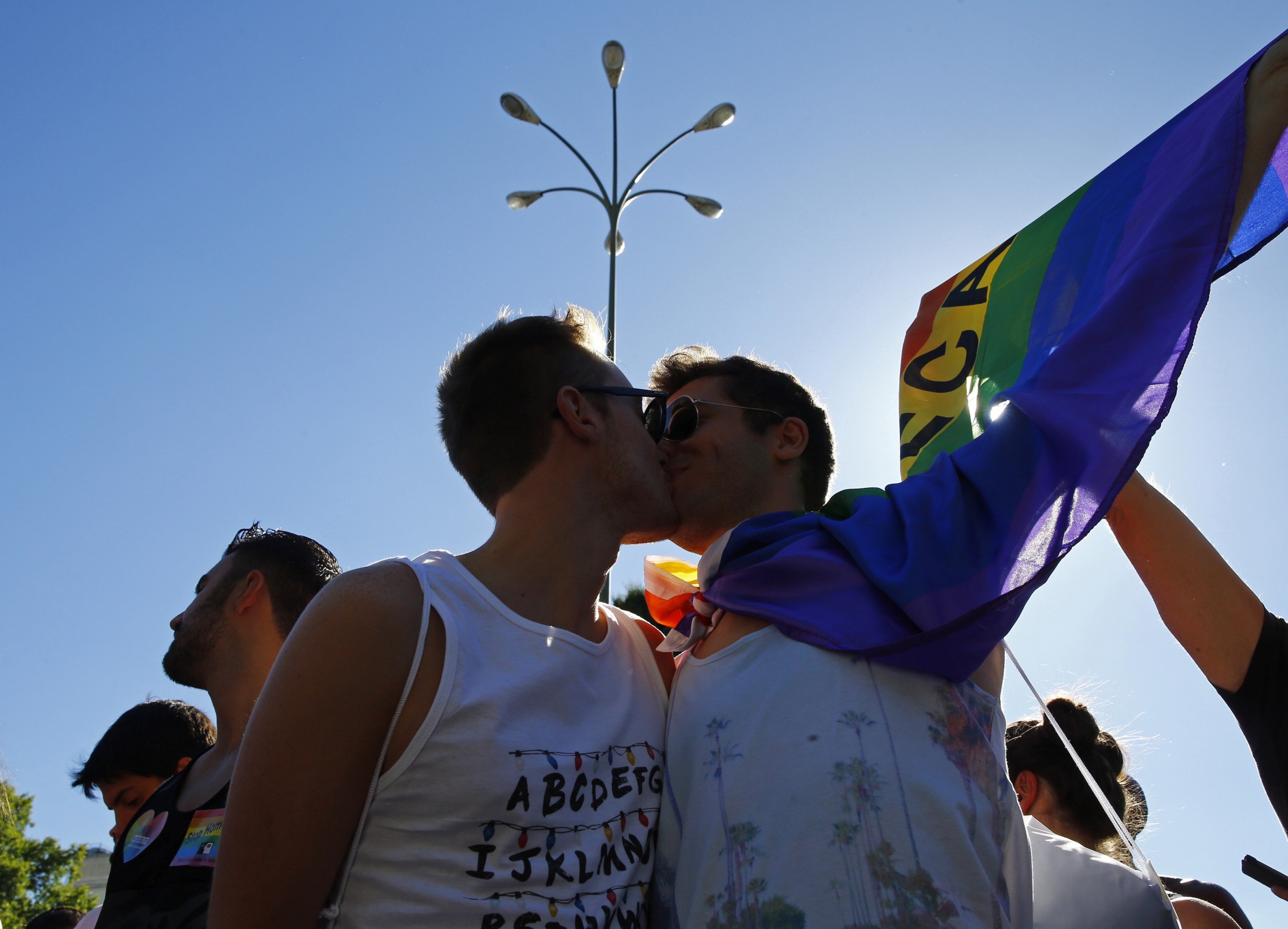 Гомосексуализм видео. Гомосексуализм в Германии. Однополые браки в Германии.