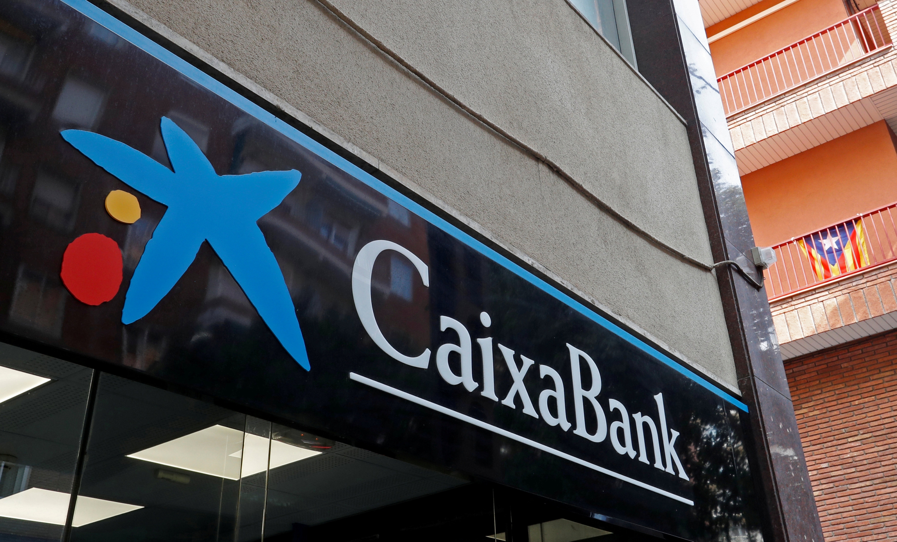 CaixaBank gana en el primer semestre 839 millones, un 31,6% más