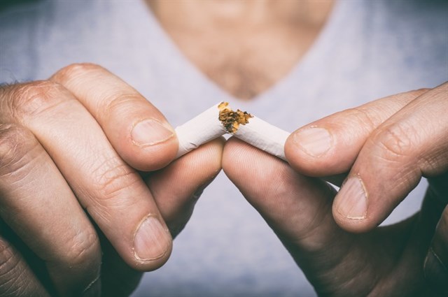 Crítico prueba caja registradora Día mundial sin tabaco: Ocho maneras de morir o matar fumando | Público