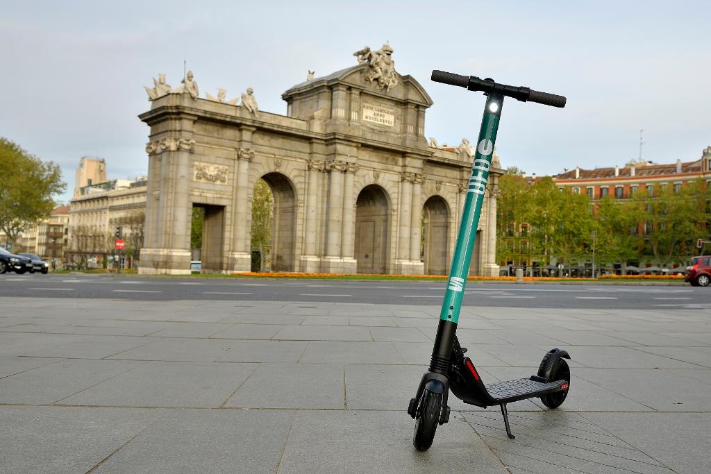 Los nuevos patinetes eléctricos de Madrid tienen un sistema que les impide  circular por la acera - Autofácil