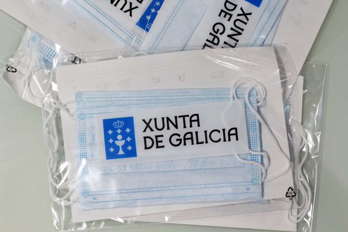 Xunta de Galicia: Feijóo gasta casi un millón de euros en distribuir  mascarillas con el logo de la Xunta | Público