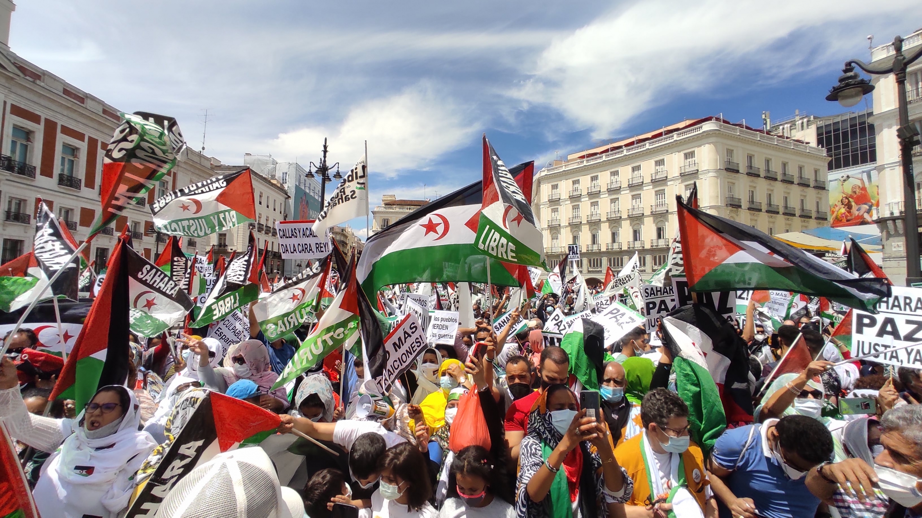 Marcha Sáhara Libre Madrid: Miles de personas exigen en Madrid el fin de la  opresión marroquí sobre el Sáhara Occidental | Público