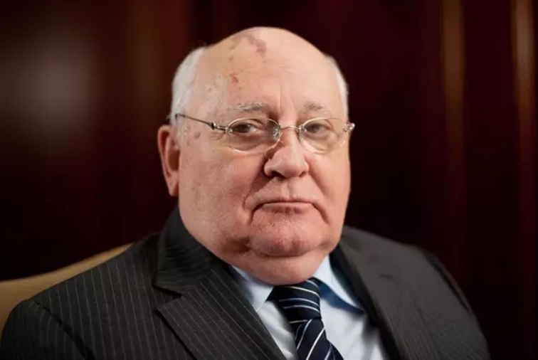 Muere Mijaíl Gorbachov, el último líder soviético y padre de la perestroika  | Público