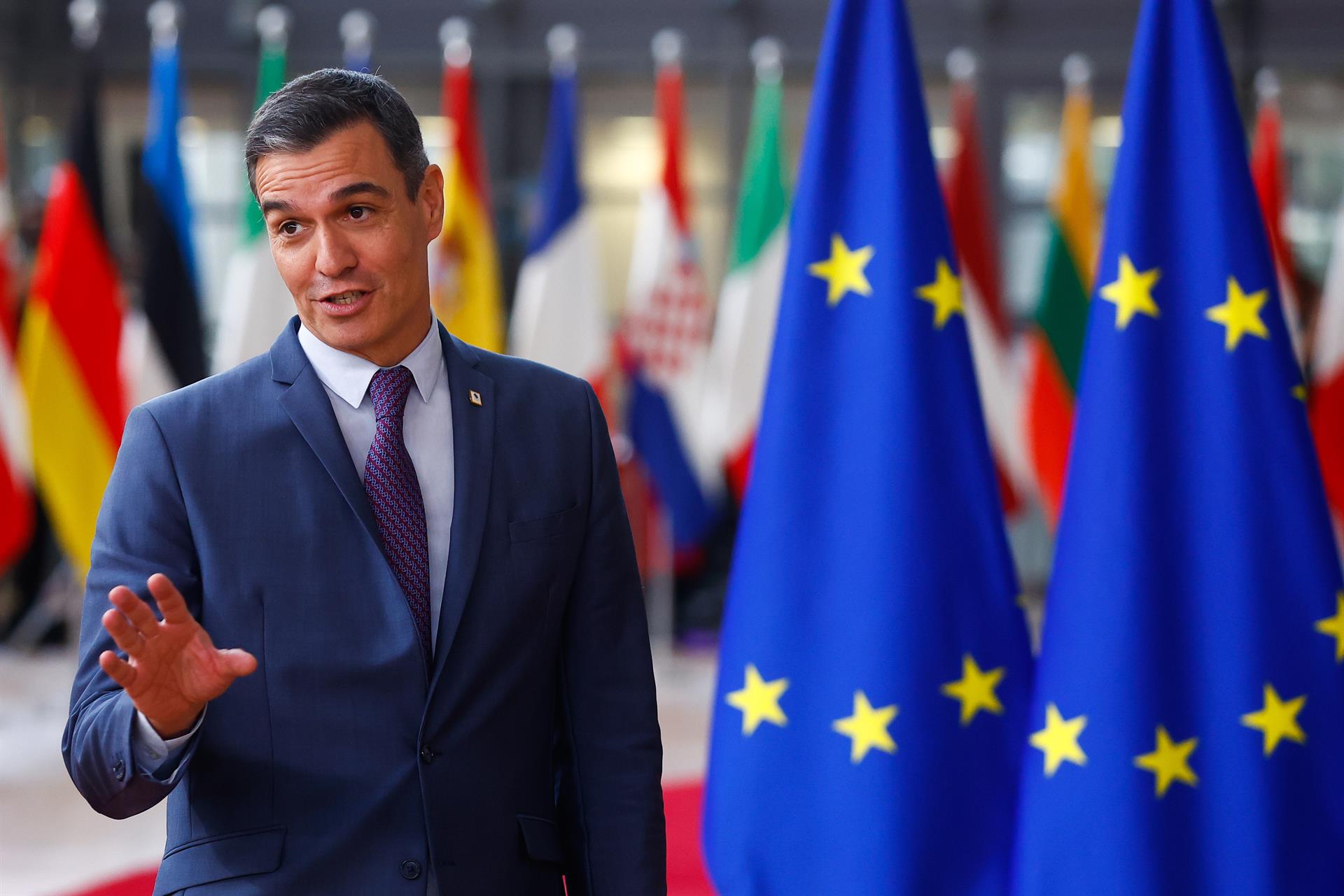 Sánchez se adjudica otra victoria europea tras el acuerdo con Macron | Público