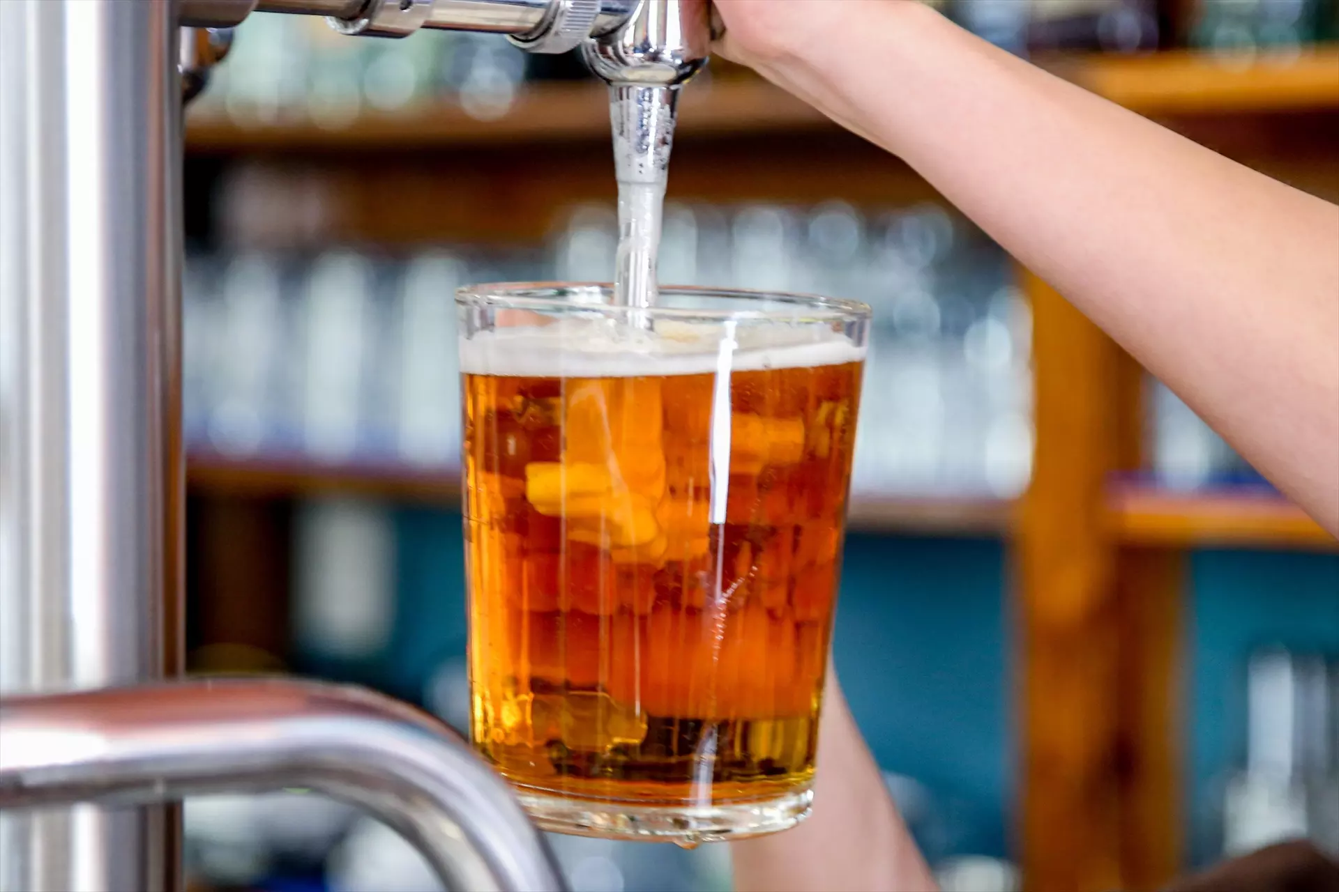 Un investigador, sobre el alcohol:  Consumimos por diversión la misma sustancia que usamos para matar bacterias y virus 