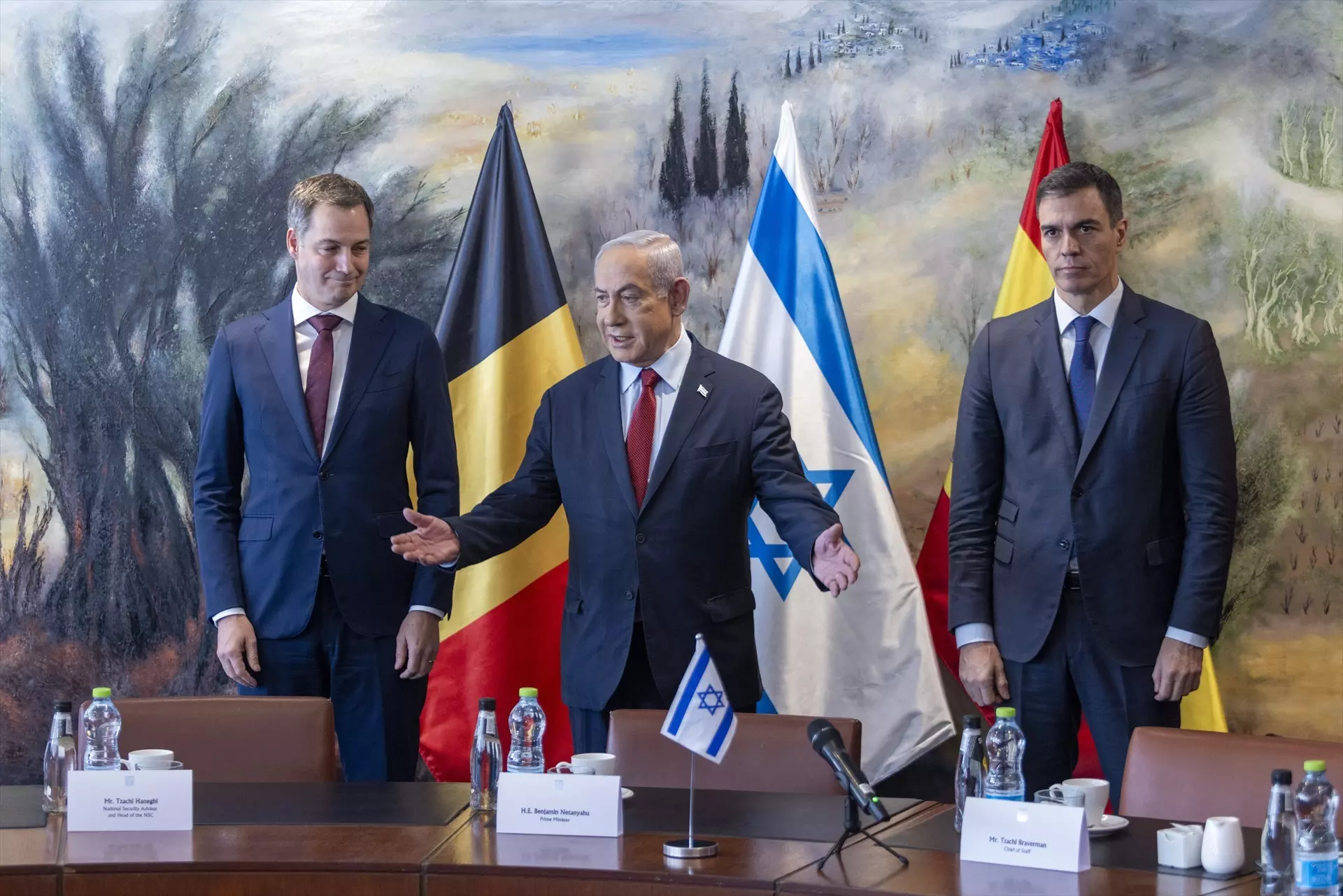 El primer ministro belga, Alexandre De Croo, el primer ministro de Israel, Benjamin Netanyahu y el presidente del Gobierno, Pedro Sánchez, la pasada semana en Jerusalén. — Pool / Belga / dpa