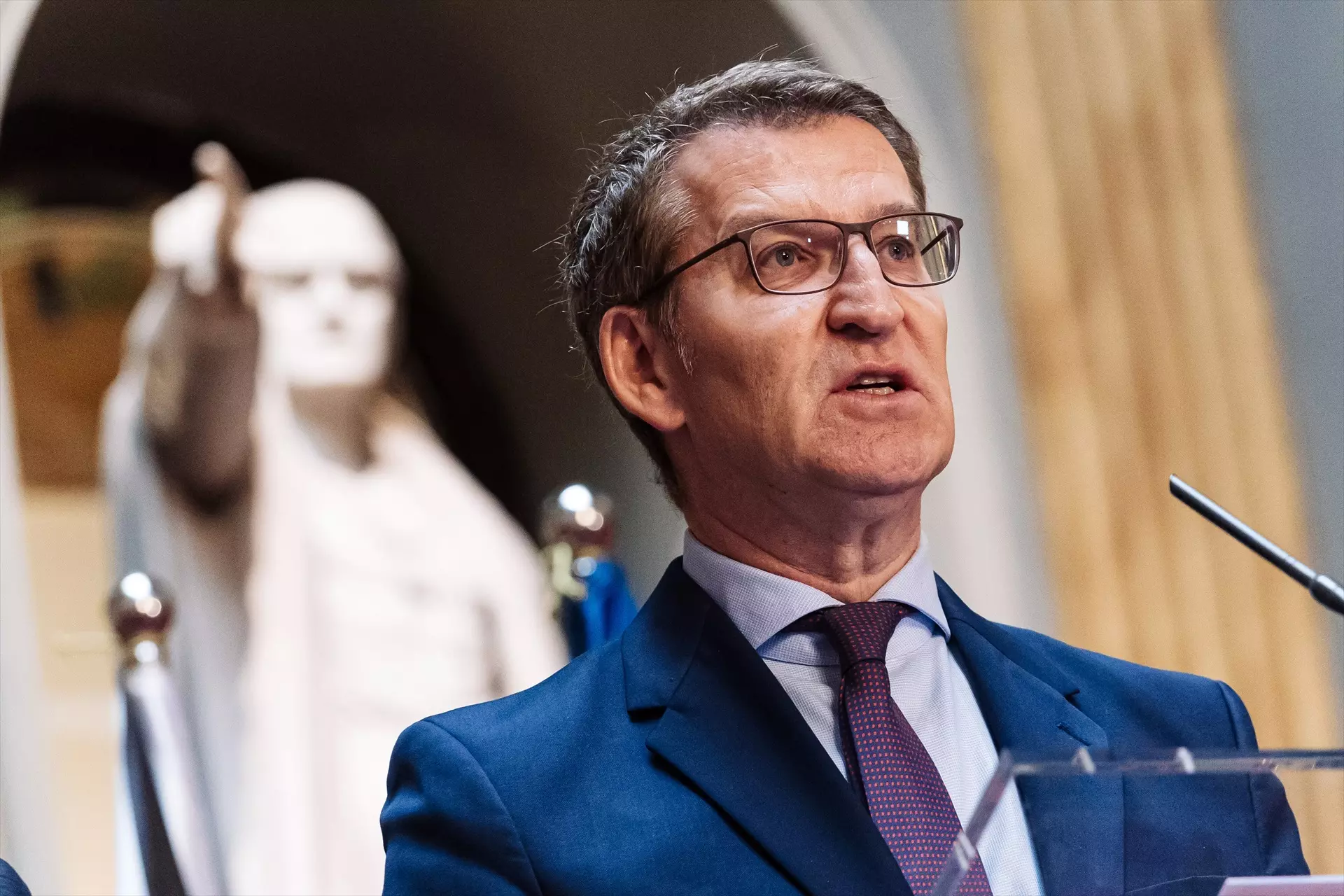 El presidente del Partido Popular, Alberto Núñez Feijóo, en una comparecencia en el Senado. — Carlos Luján / Europa Press