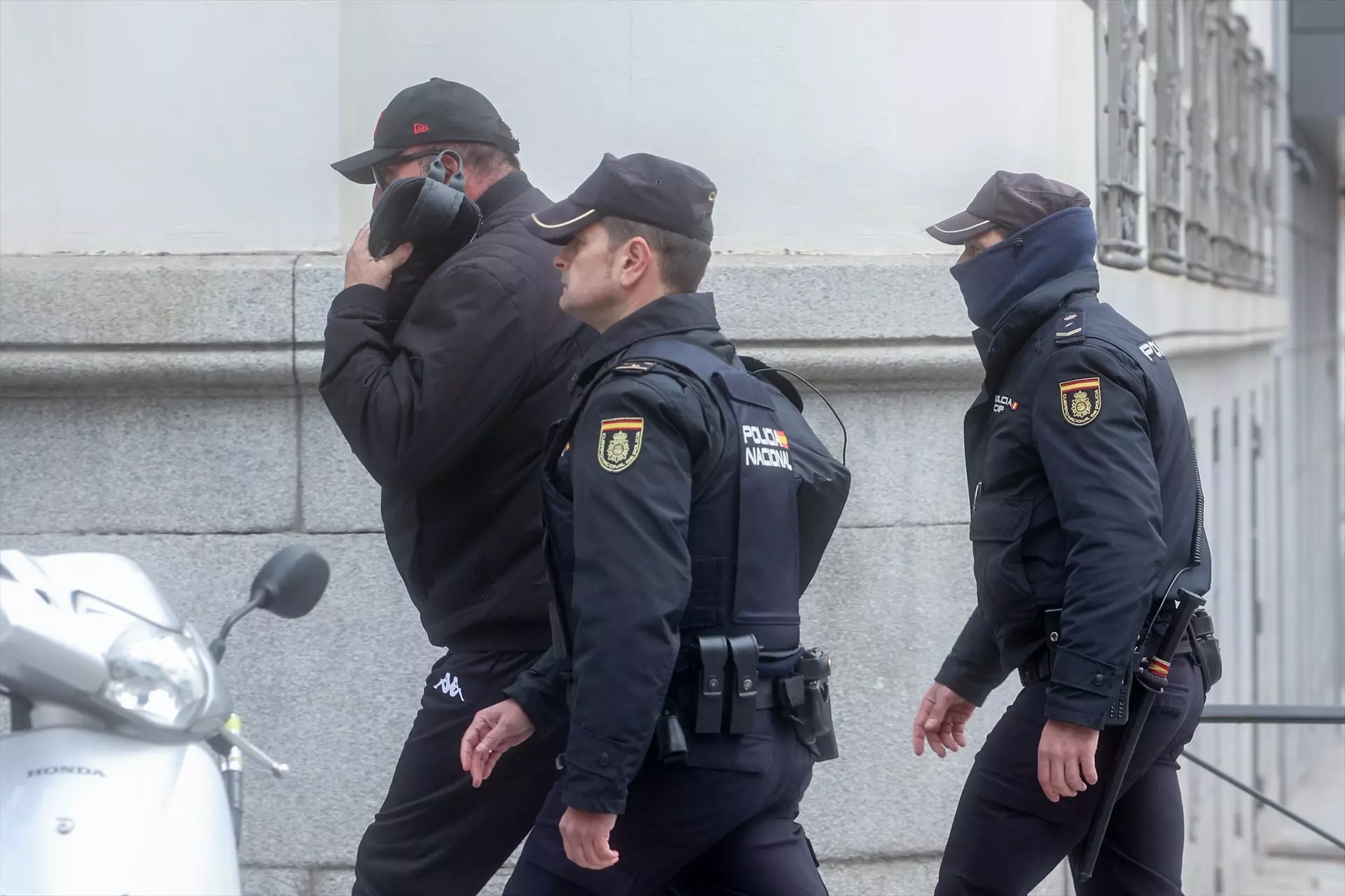 El guardia civil detenido por el caso Koldo viajÃ³ a Madrid con 4.835 dÃ³lares en efectivo