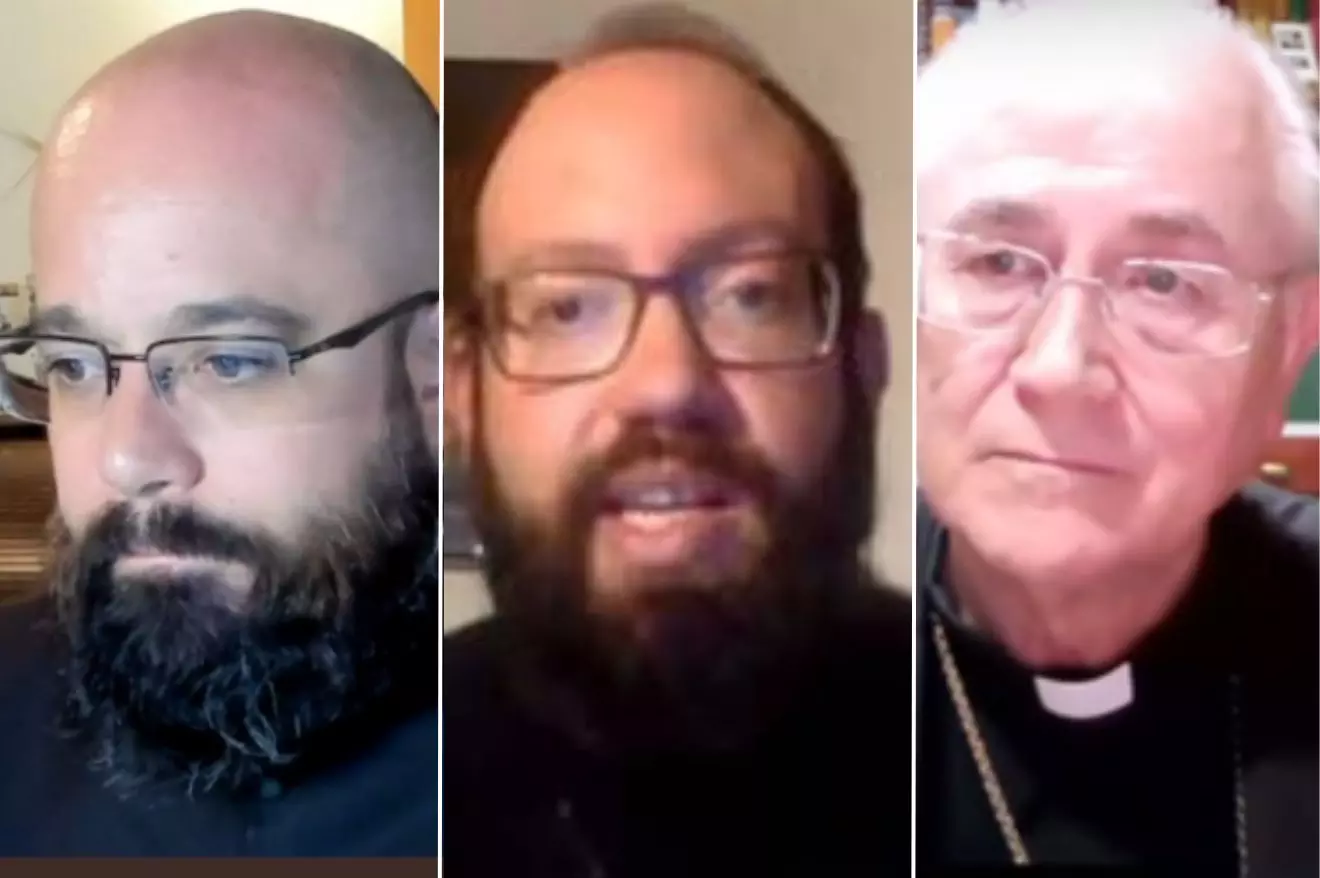 Los sacerdotes Francisco José Delgado, @PaterGongora y Adolfo González Montes, durante un directo de Twitch. — Redes Sociales