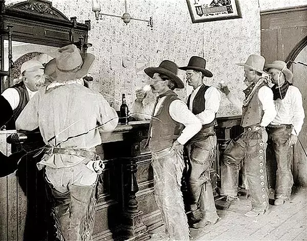 Así eran los salones y burdeles auténticos de la serie 'Yellowstone' y de las miniseries '1923' y '1883'