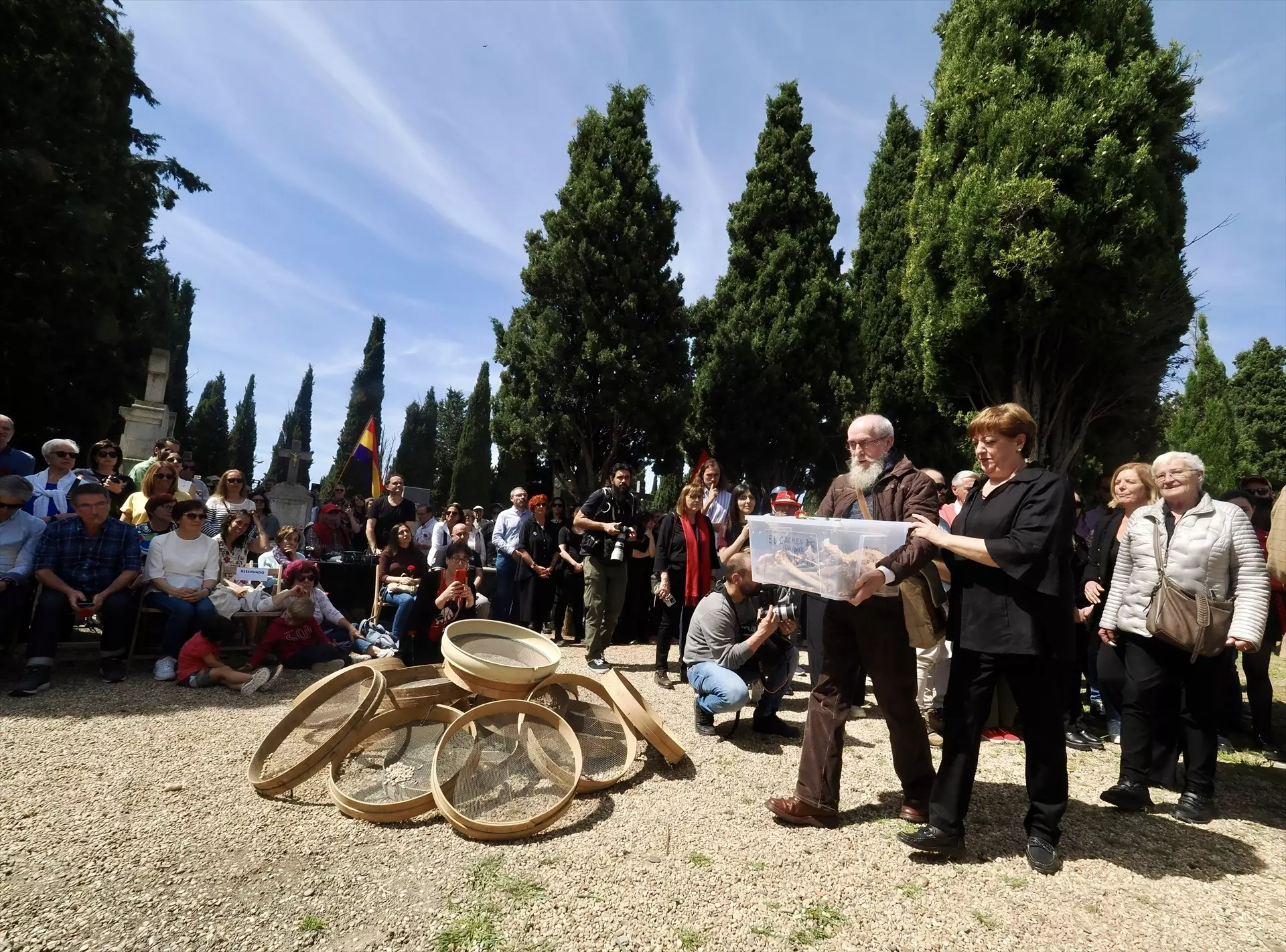 El homenaje a 199 victimas del franquismo en Valladolid rechaza las leyes de  discordia  y  olvido  de PP y Vox