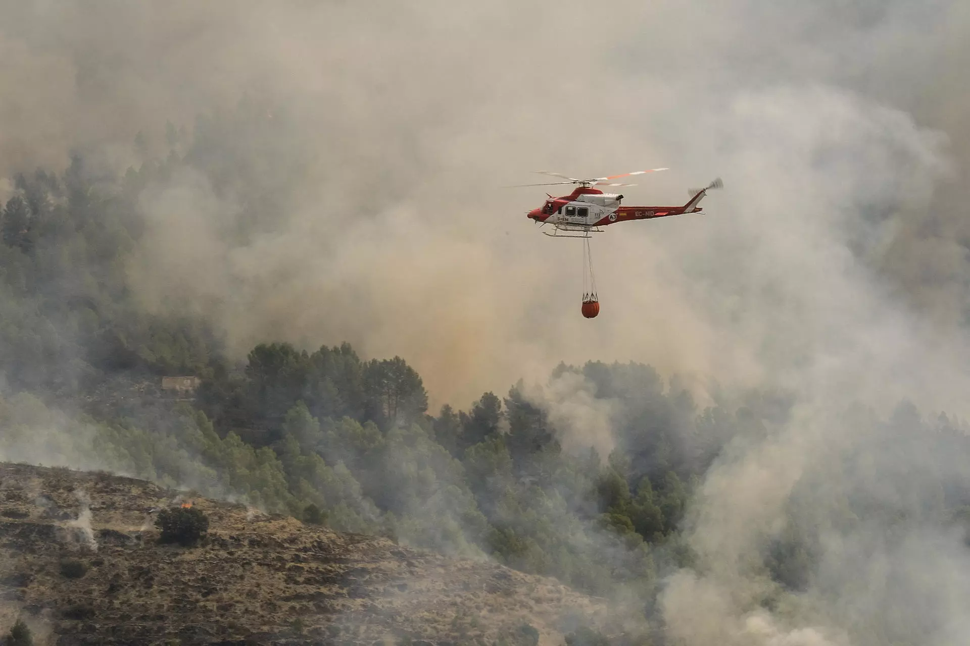 Detenidos un padre y un hijo por el incendio originado en la localidad alicantina de Tàrbena