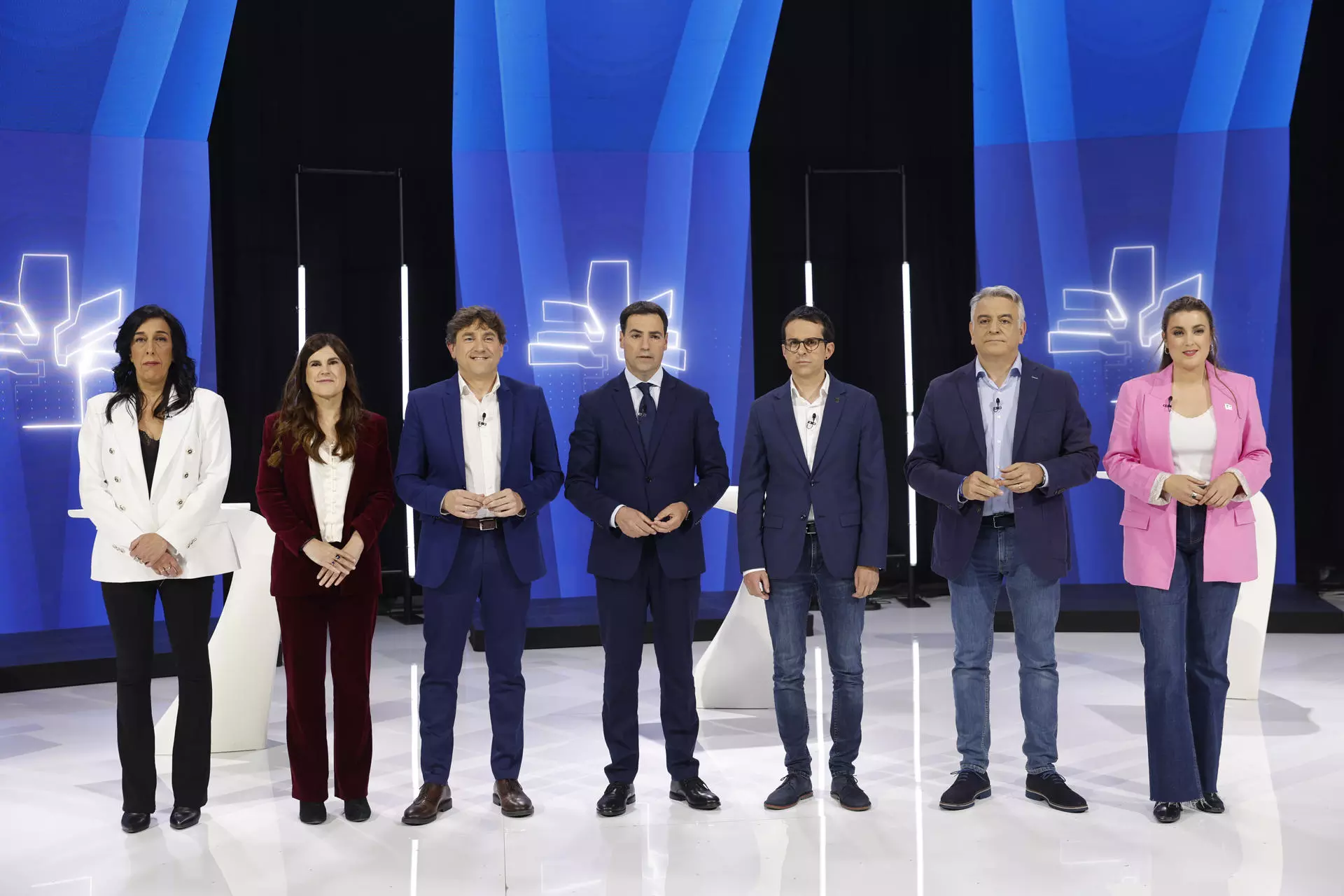 Los candidatos a lehendakari a su llegada a la sede de ETB para participar en un debate electoral en Bilbao, a 16 de abril de 2024. — Miguel Toña / EFE