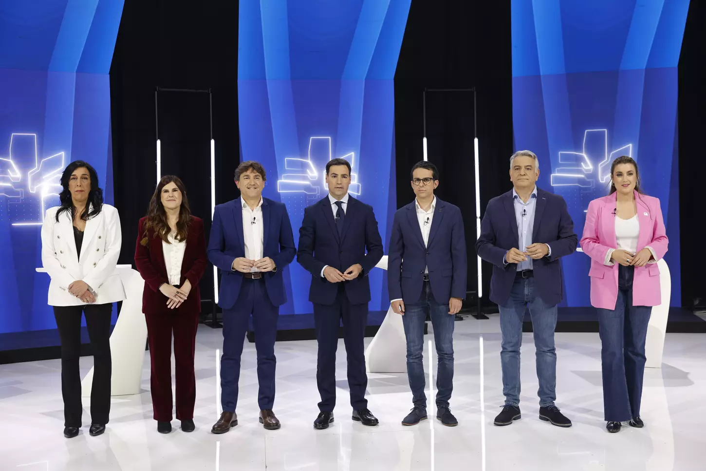 Los candidatos a lehendakari en el debate de este martes en EITB. — Miguel Toña / EFE