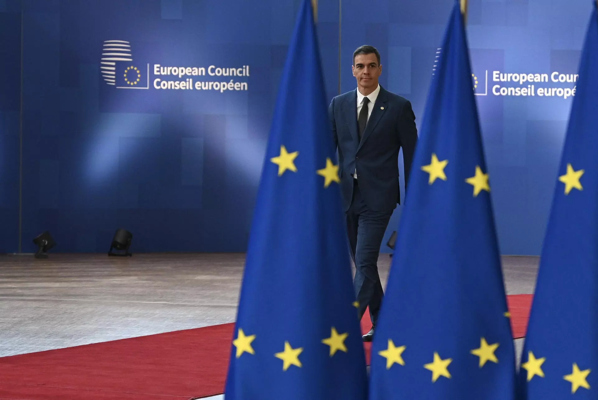 El presidente del Gobierno, Pedro Sánchez, antes de participar este miércoles en la cena de trabajo del Consejo Europeo. — Borja Puig de la Bellacasa / Pool Moncloa