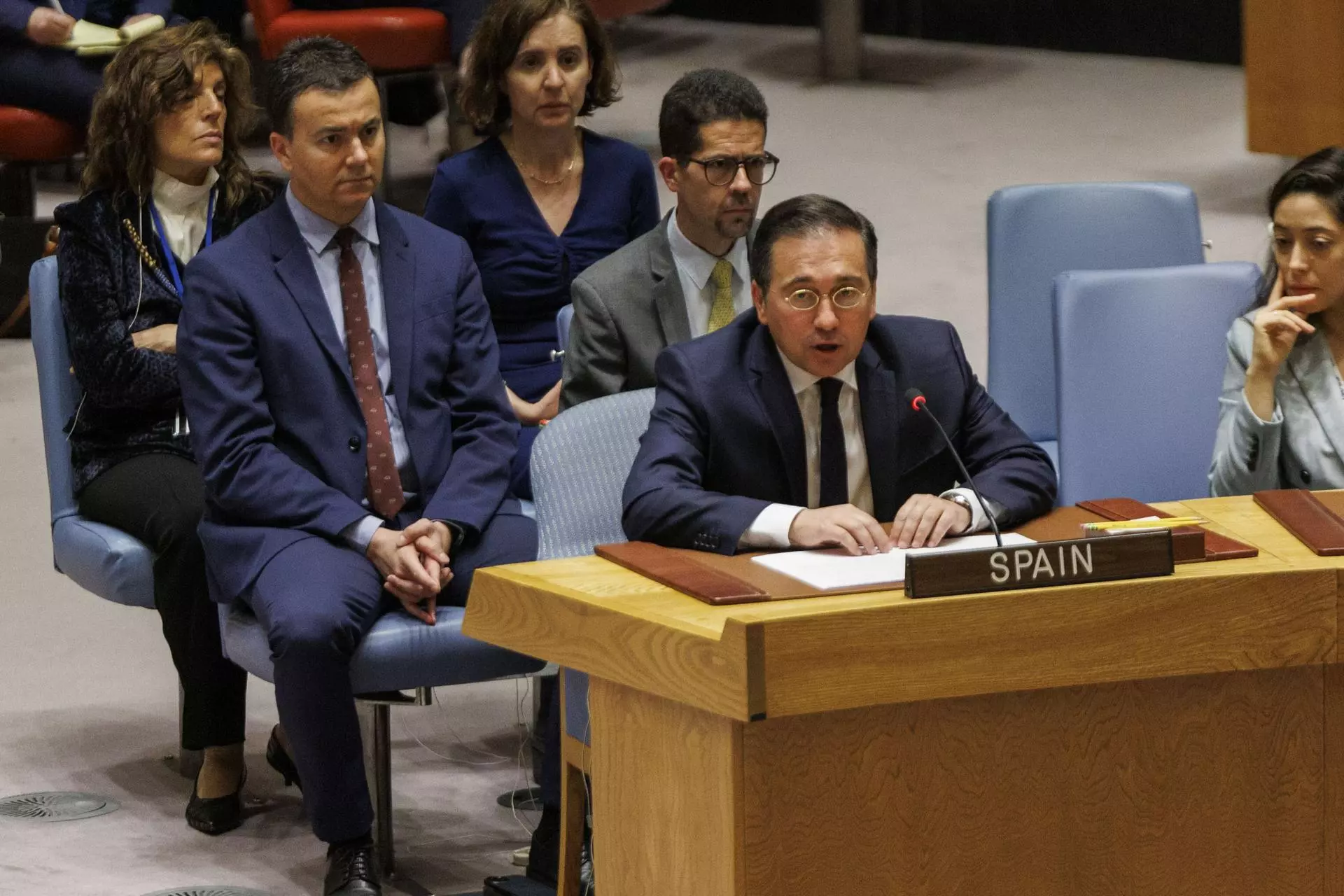 El ministro de Exteriores, José Manuel Albares, durante el debate del Consejo de Seguridad de Naciones Unidas para que Palestina sea miembro de pleno derecho. — SARAH YENESEL / EFE