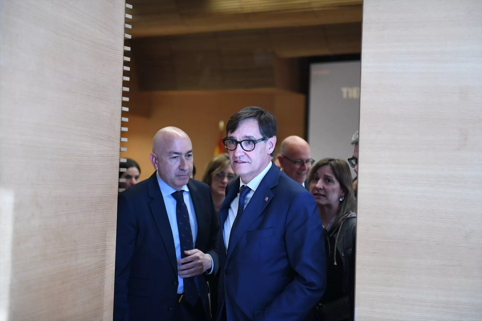 Salvador Illa, candidato del PSC a las elecciones catalanas, a la salida de la comisión sobre la compra de mascarillas durante la pandemia. — Fernando Sánchez / Europa Press