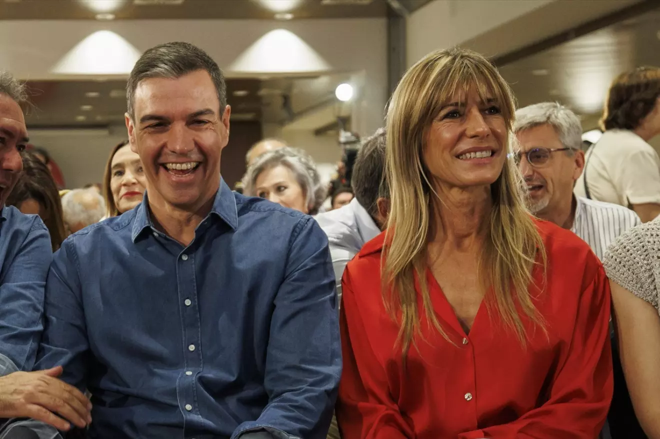 El presidente del Gobierno, Pedro Sánchez, junto a su mujer, Begoña Gómez. — Álex Cámara / Europa Press