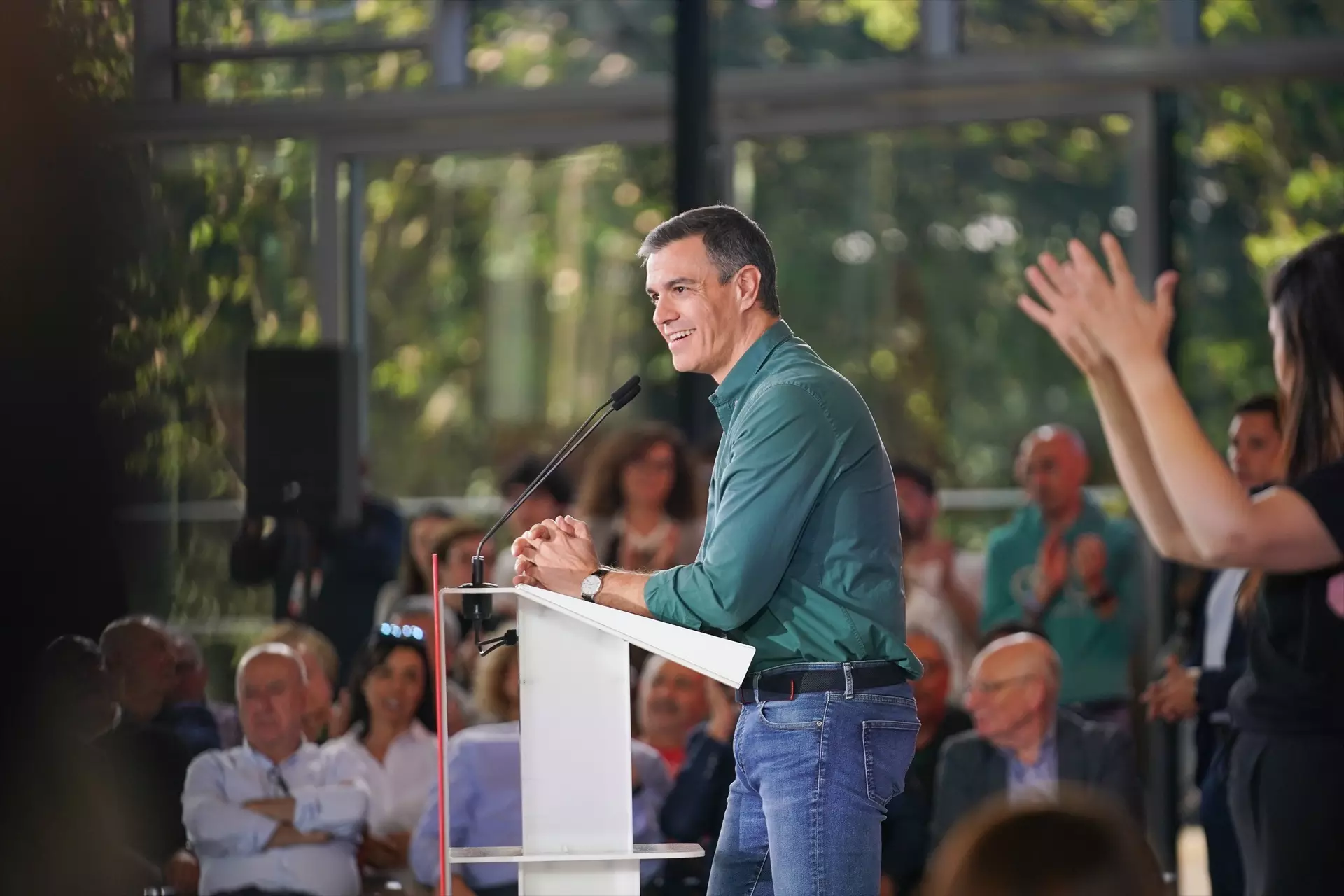 El presidente del Gobierno, Pedro Sánchez, durante el acto de cierre de campaña del partido, en el Palacio Euskalduna, a 19 de abril de 2024, en Bilbao. — Iñaki Berasaluce / Europa Press