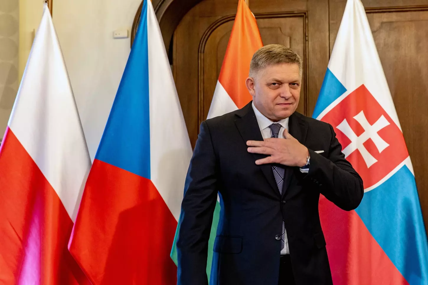 El primer ministro eslovaco, Robert Fico, recibe un pronóstico positivo tras la segunda operación