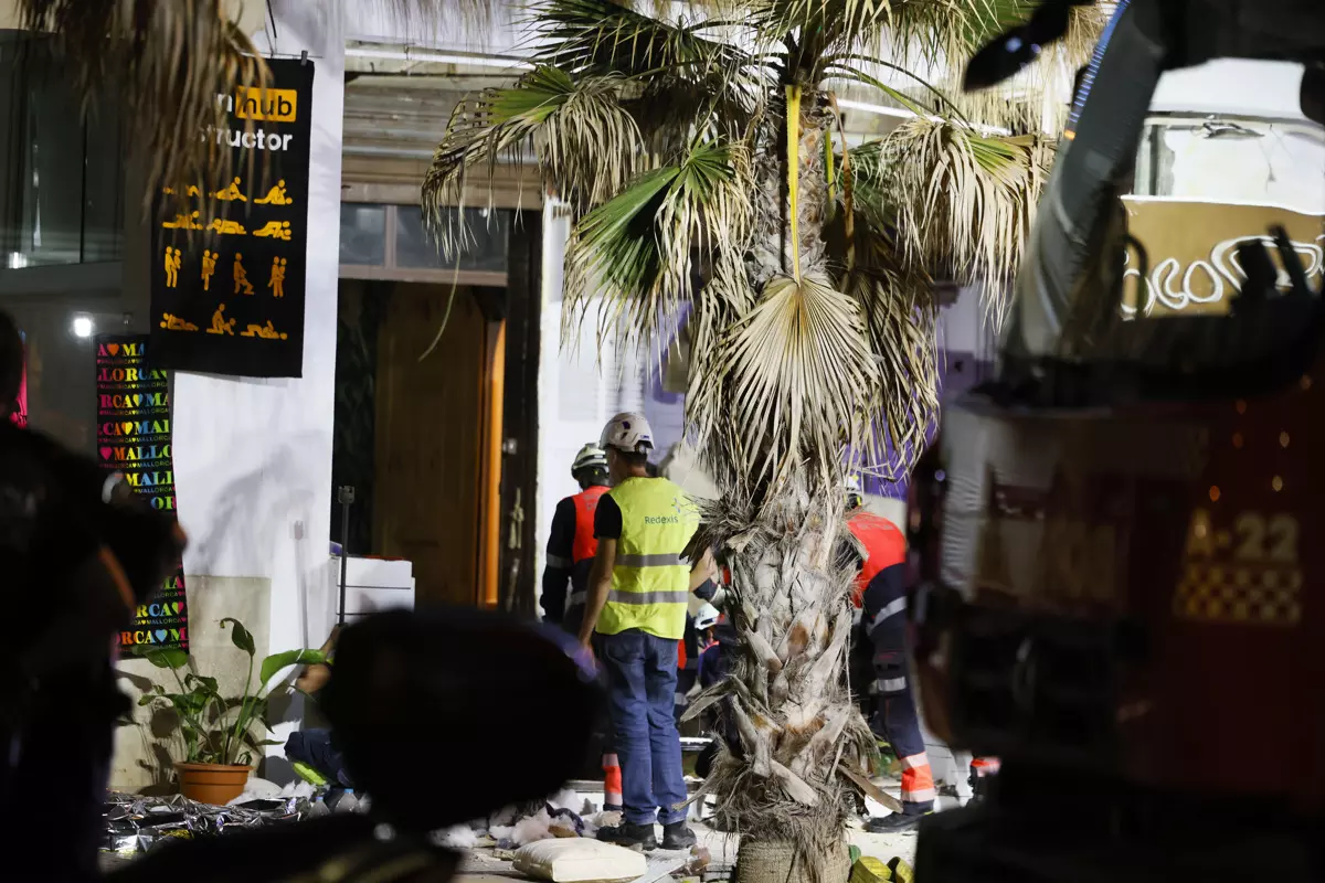 Cuatro fallecidos y una treintena de heridos al hundirse un restaurante en la Playa de Palma