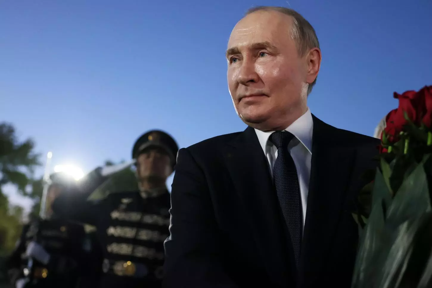 El presidente ruso, Vladimir Putin, en su llegada a Uzbekistán, en una visita de estado de dos días, a 26 de mayo de 2024. — MIKHAIL METZEL / SPUTNIK / KREMLIN POOL / EFE