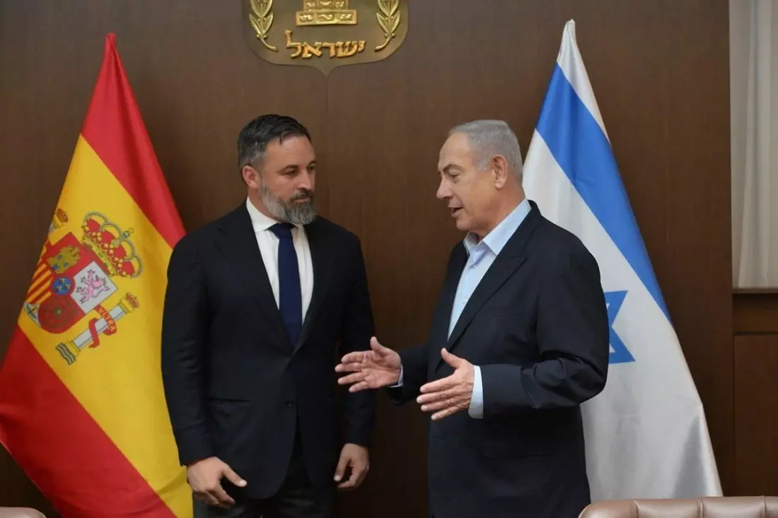 Foto difundida por Vox del encuentro de Santiago Abascal con el primer ministro israelí, Benjamin Netanyahu, este martes en Jerusalén. — Vox / EUROPA PRESS