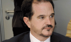 Iturgaiz apoya a Mayor Oreja atacando a los mediadores internacionales Iturgaiz apoya a Mayor Oreja atacando a los mediadores internacionales