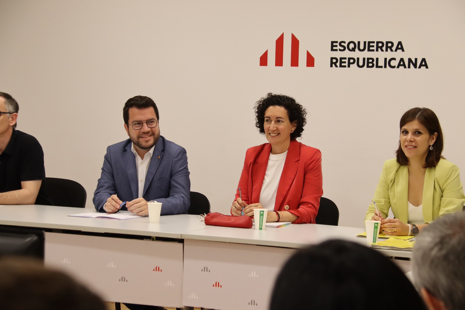 La negociació entre el PSC i ERC per a la investidura d'Illa entra en ...