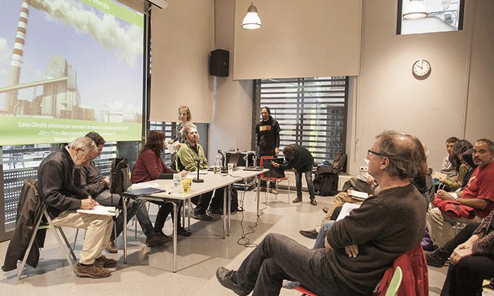 Primer foro celebrado por el Movimiento de Justicia Climática en Barcelona el pasado 21 de noviembre. PEPA VIVES