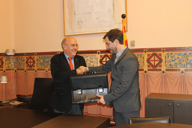 Imagen de la toma de posesión de Toni Comín.