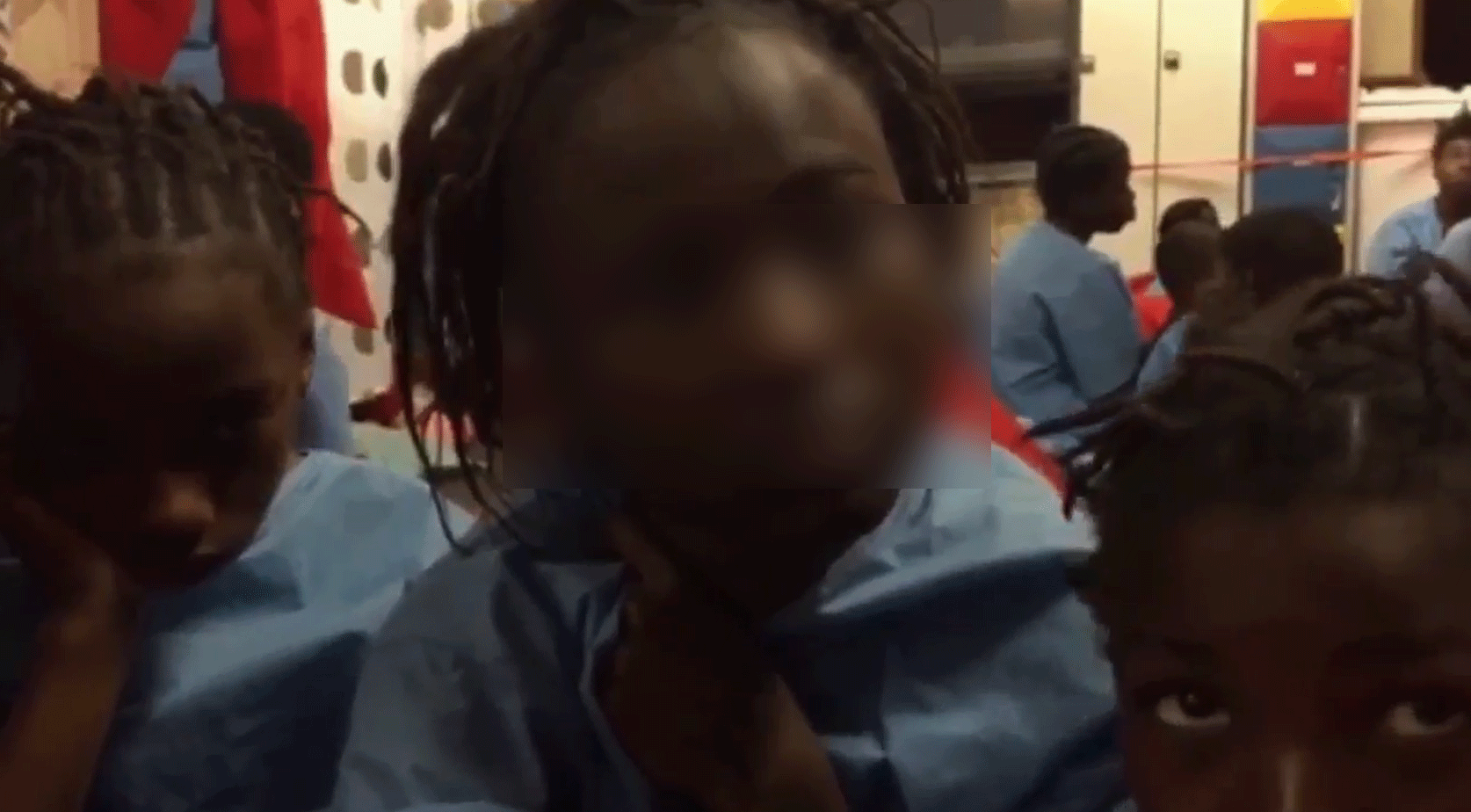 Dumbia, de 16 años, y sus cuatro hermanas abandonaron Costa de Marfil para poner rumbo a Europa y huir de la ablación.