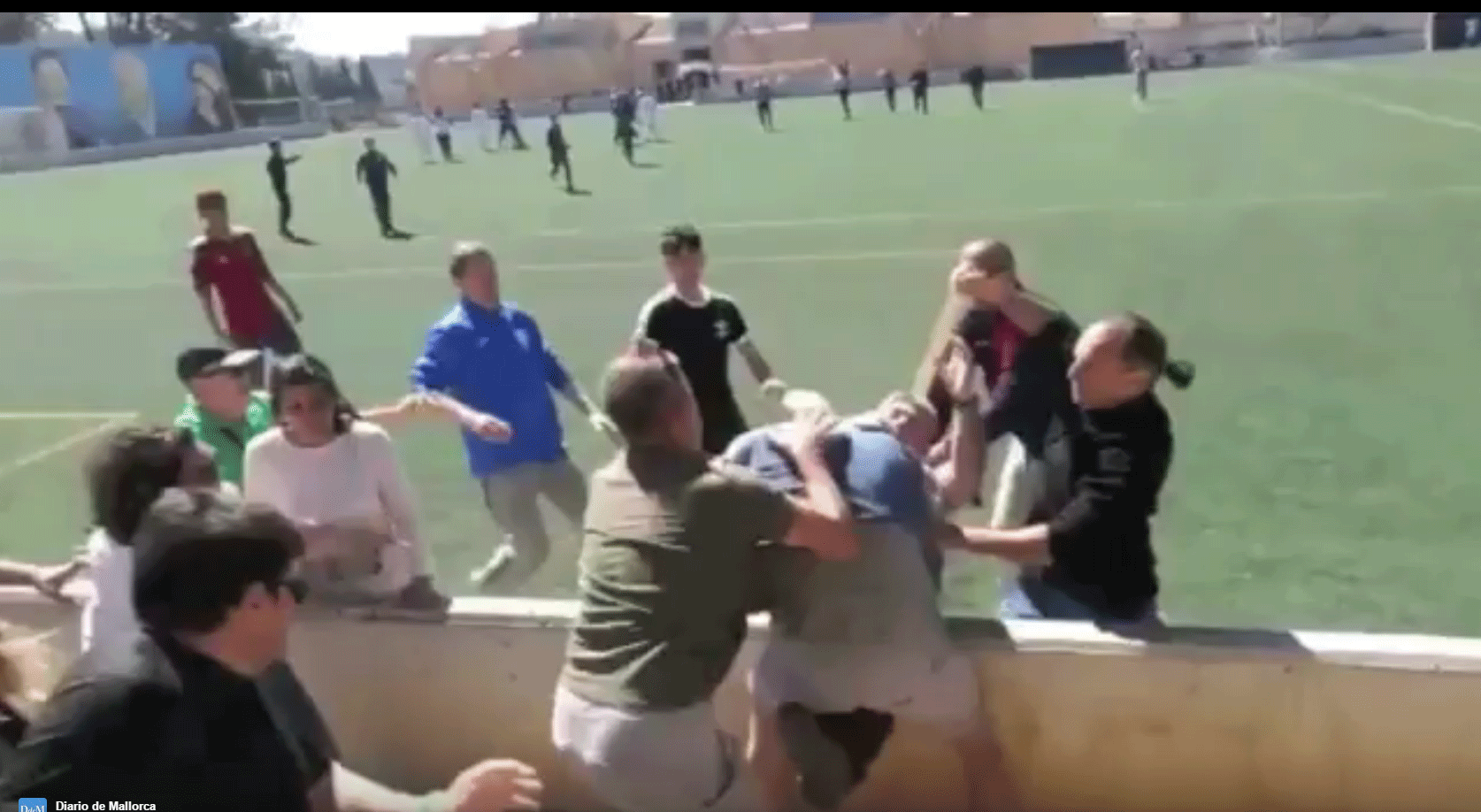 Batalla campal entre padres en un partido de fútbol de infantiles en Mallorca. TWITTER