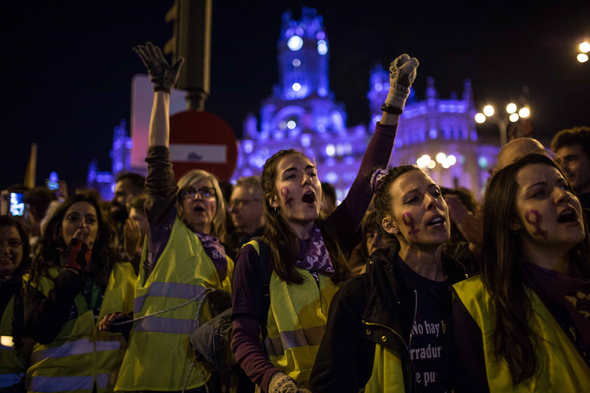 Casi la mitad de las mujeres en el mundo han sido víctima o testigo de ...