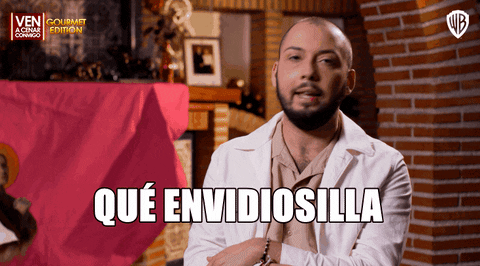 Esta eres tú cuando ves que te pierdes un plan mejor del que has acabado haciendo. (Fuente: Giphy) Envidia
