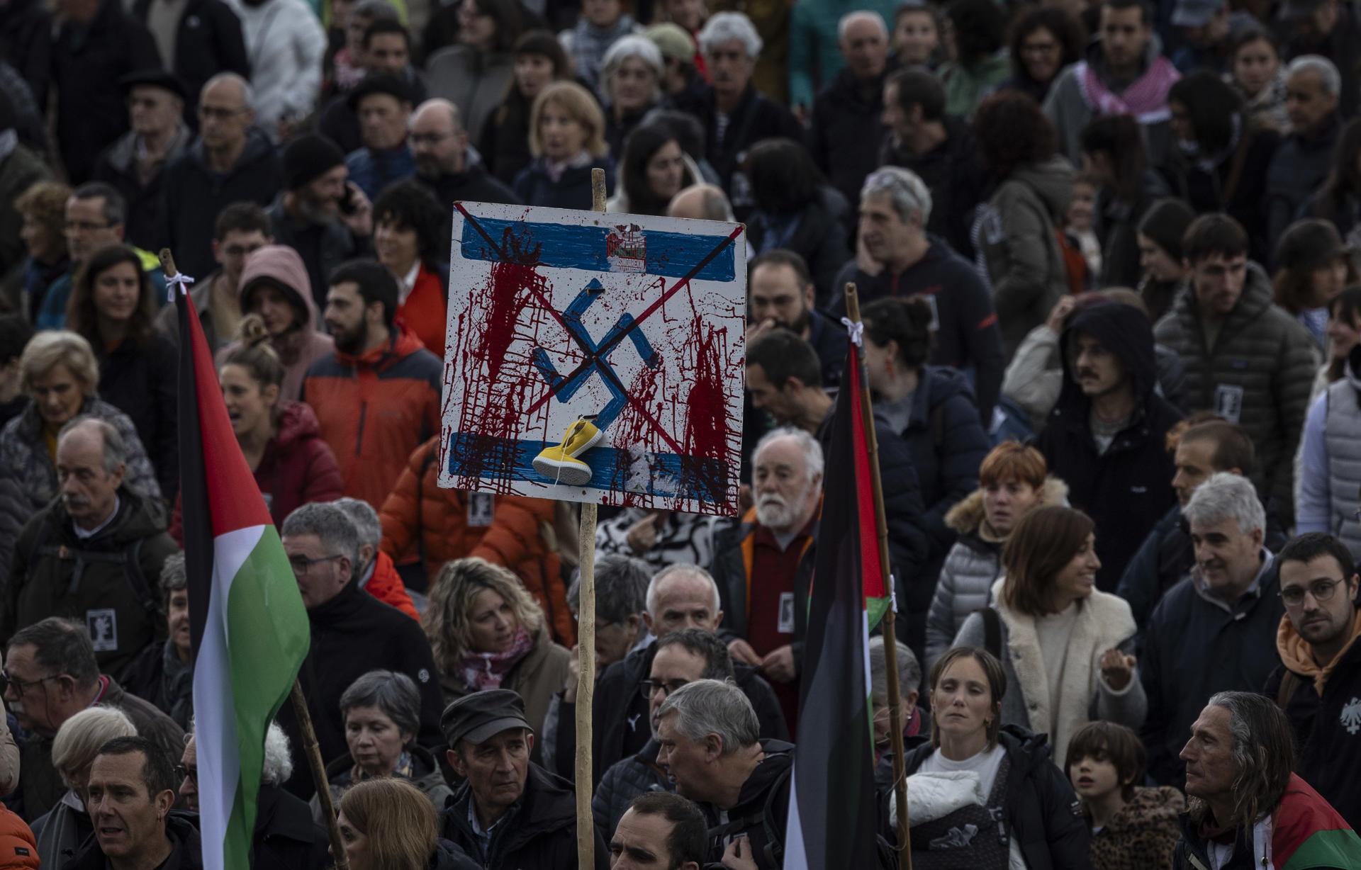 Miles de personas se concentran en San Sebastián para exigir el fin del ...