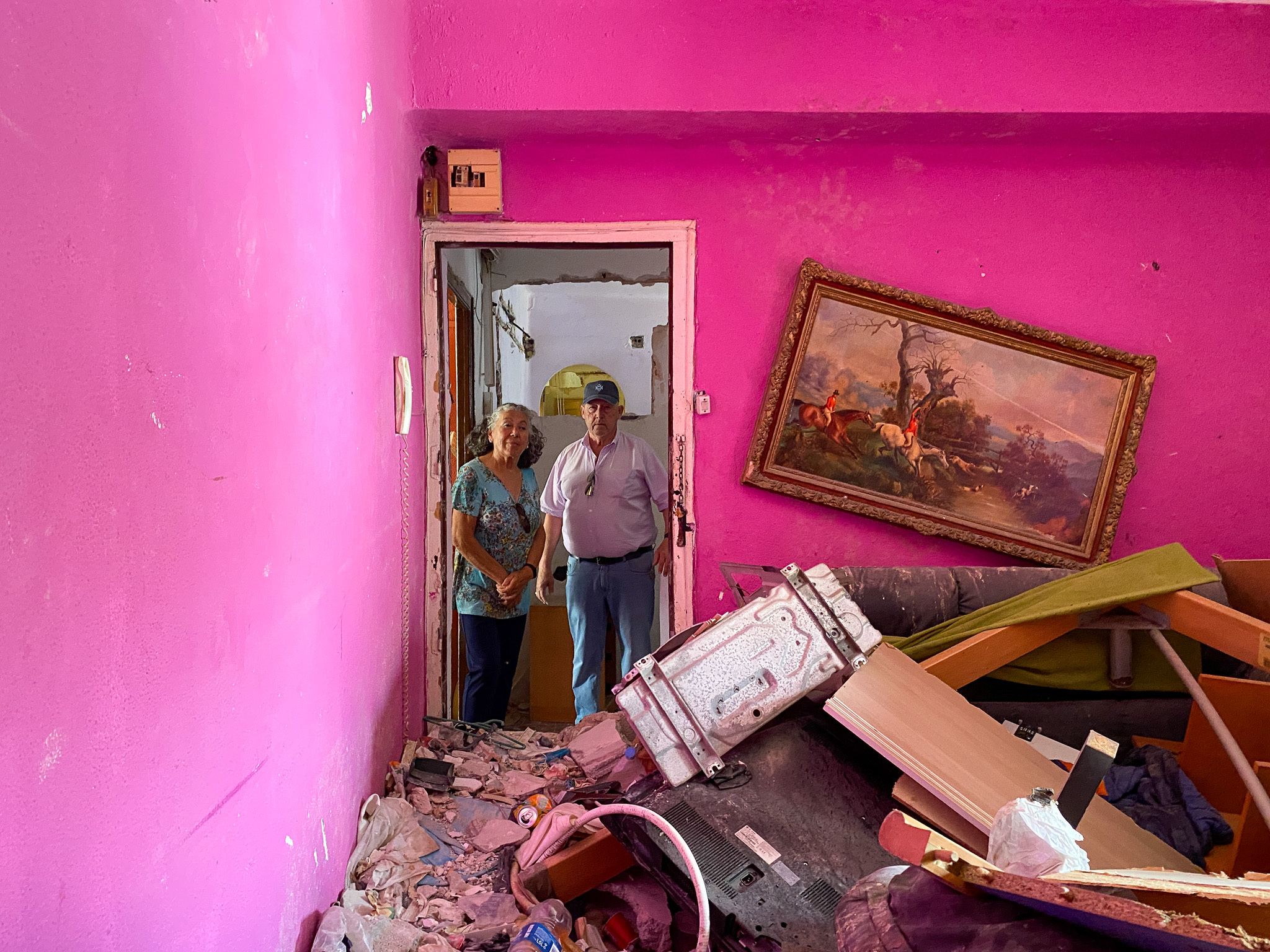 El resto de las viviendas estan en ruinas desde hace meses y conectadas entre si.