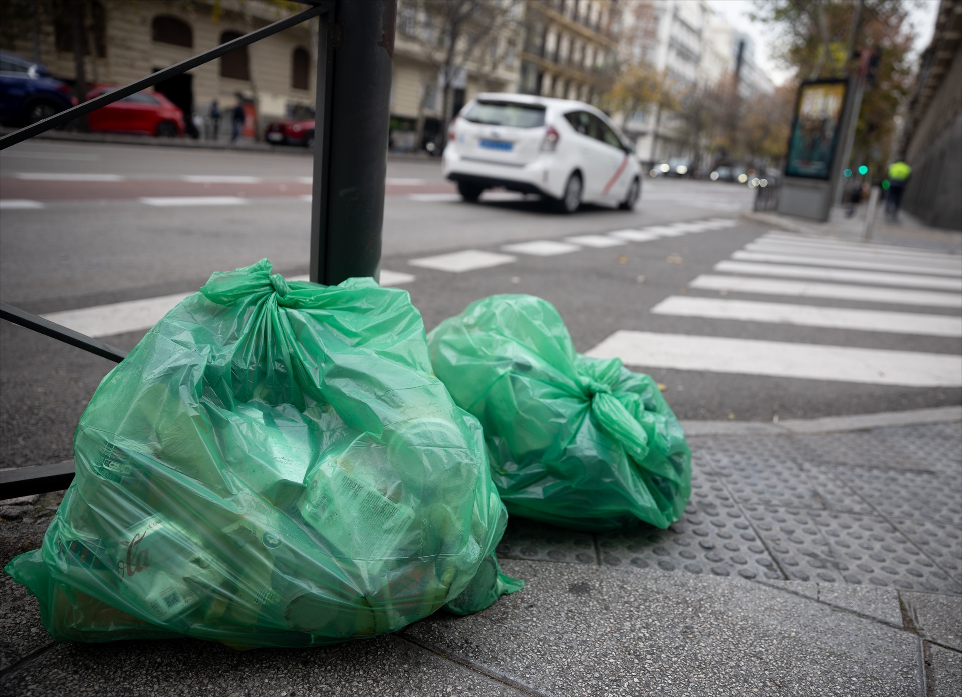 ¿Quién se hace cargo de la nueva tasa de basuras de Madrid si vives en ...